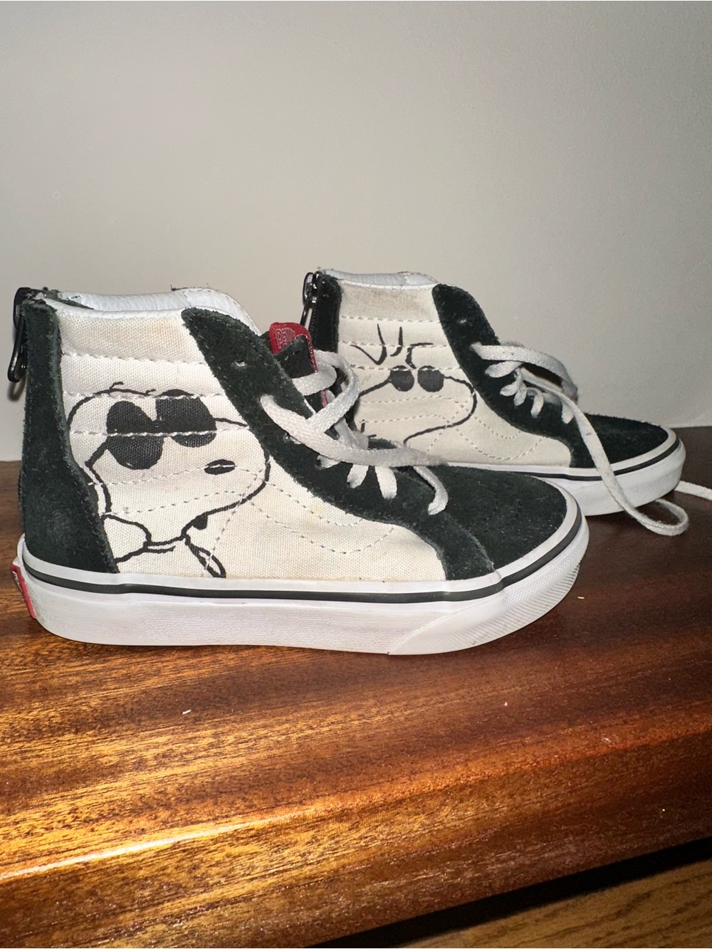 Vans Kids High-Top Sneakers with Snoopy Print - Black & White